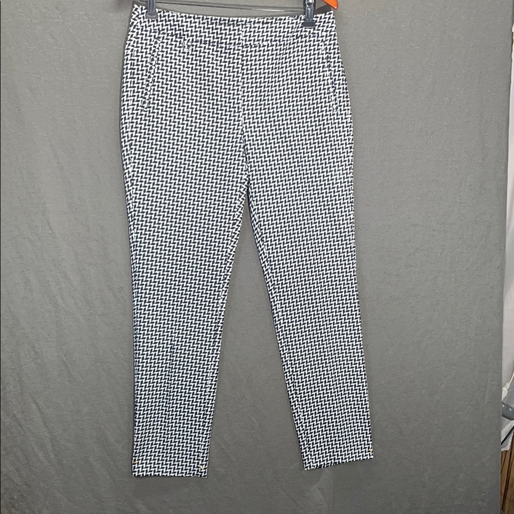Adrianna Papell Black and White Pantsuit Elegant Design